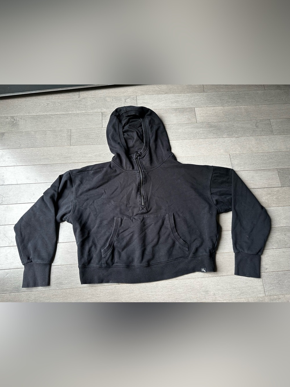 Women’s Joylab Black 1/4 Zip Cropped Athletic Hoodie  Active Wear Sweatshirt Med
